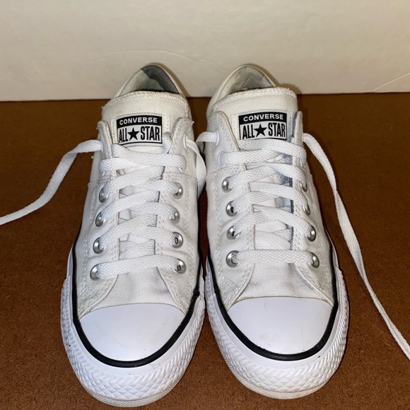 Women’s size 7 Converse low top all star Chuck Taylor Crisp White sneakers - Picture 10 of 10